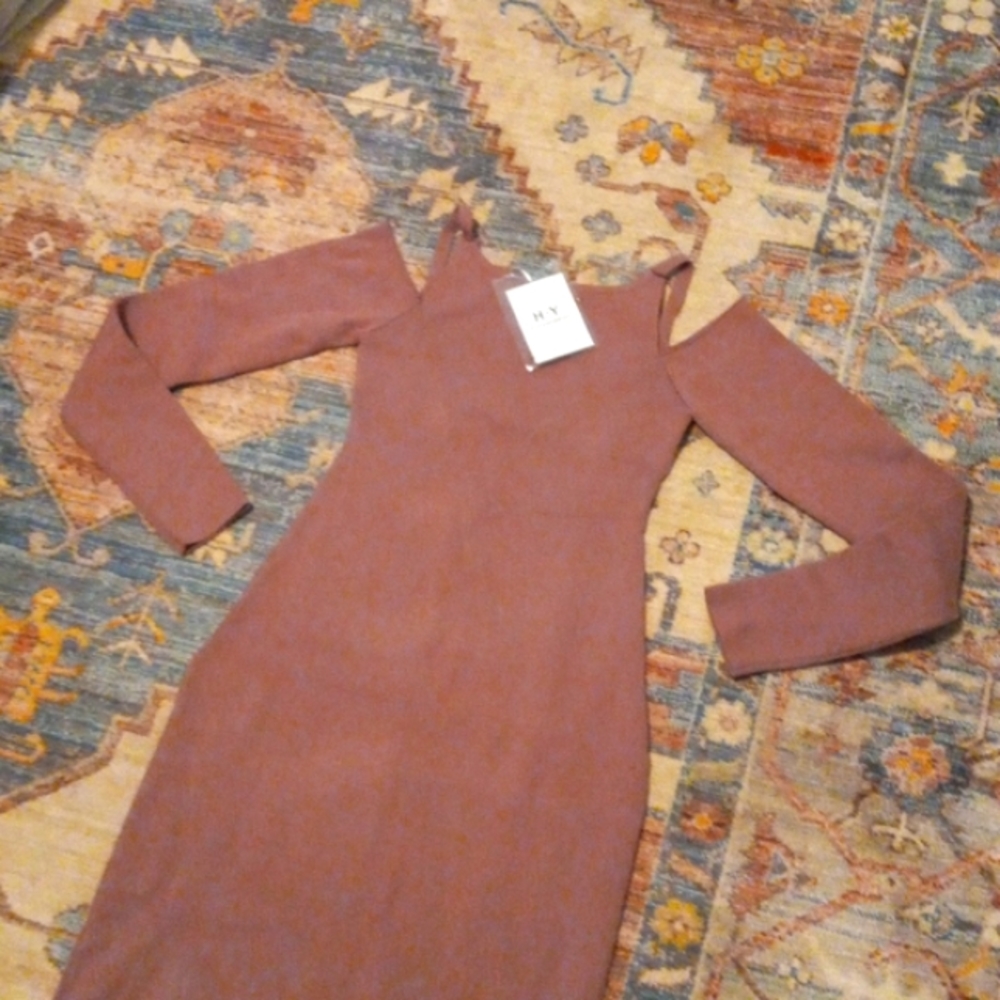 NWT LONG KNITTED DRESS
